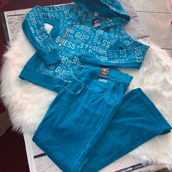 Guess Boot Cut Velour Women’s Sweater Suit - Picture 1 of 10